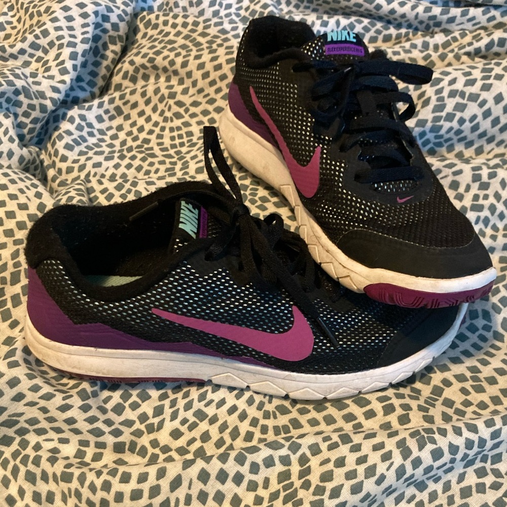 Nike Flex Experience Run size 7.5, black and purple, EUC. OFFERS WELCOMED.